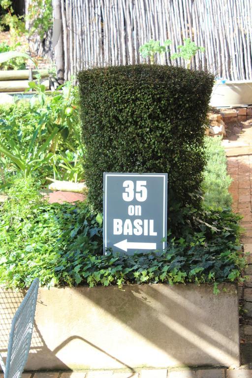 卡利登 35 On Basil酒店 外观 照片